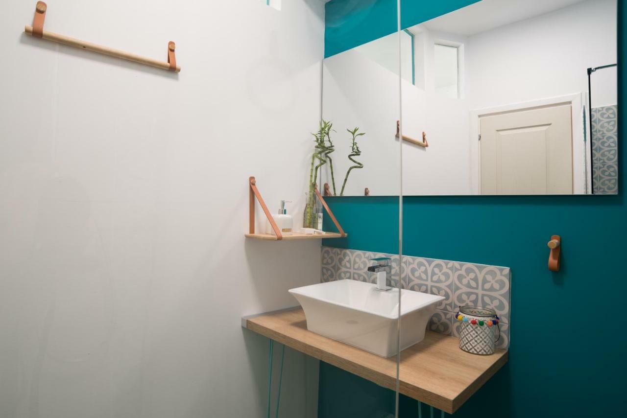 Delfini Home Plaka/Acropolis เอเธนส์ ภายนอก รูปภาพ